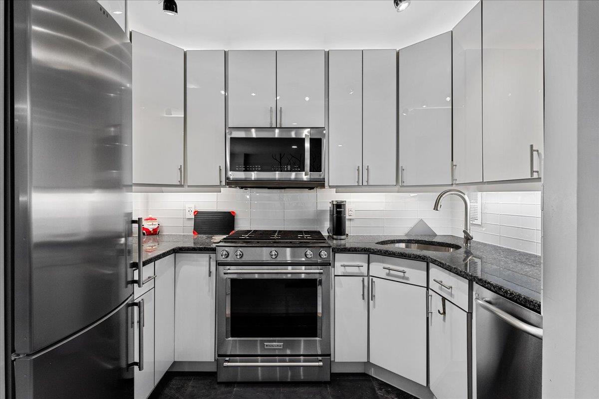 700 Shore Rd Rd #7EE, Long Beach, New York image 3