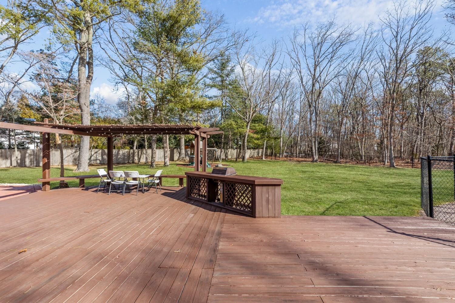 1220 Carlls Straight Path, Dix Hills, New York image 34