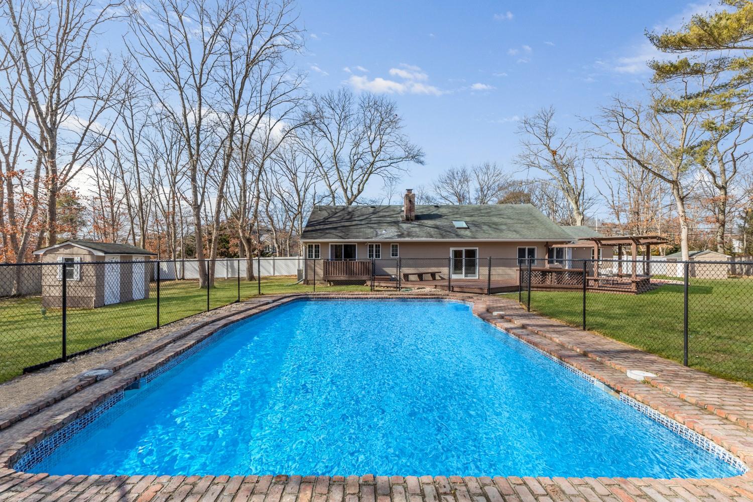 1220 Carlls Straight Path, Dix Hills, New York image 35