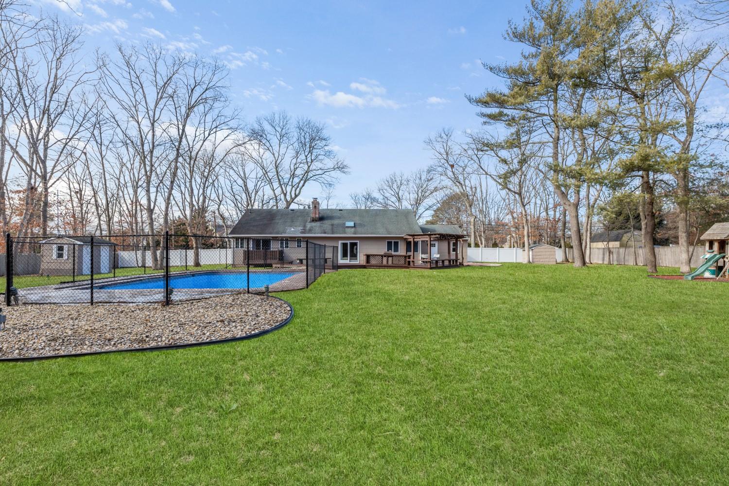 1220 Carlls Straight Path, Dix Hills, New York image 30