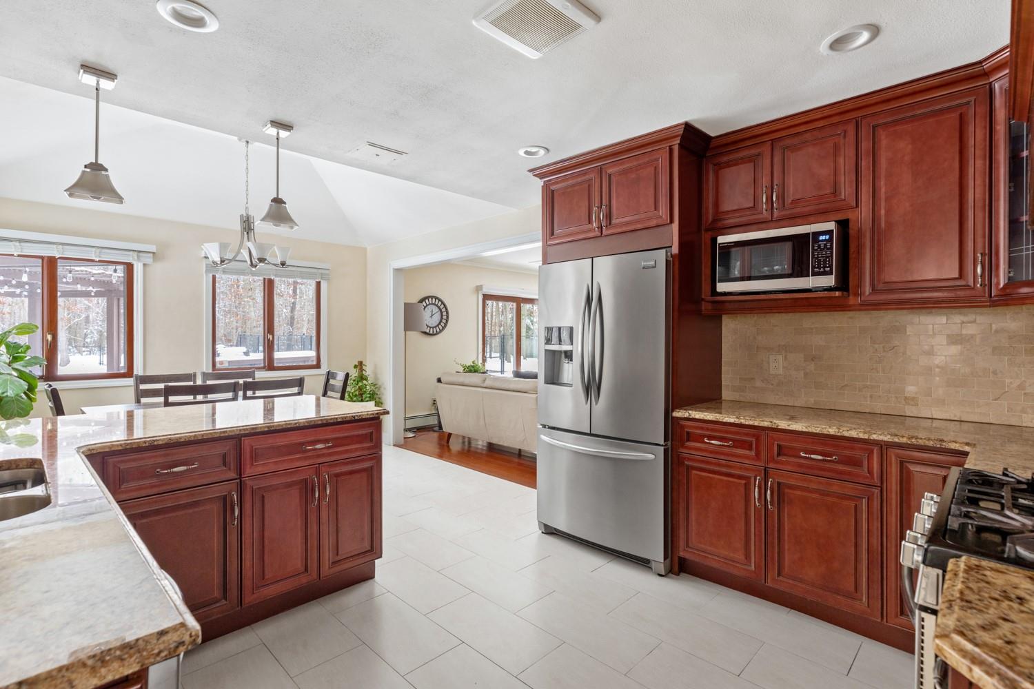 1220 Carlls Straight Path, Dix Hills, New York image 17