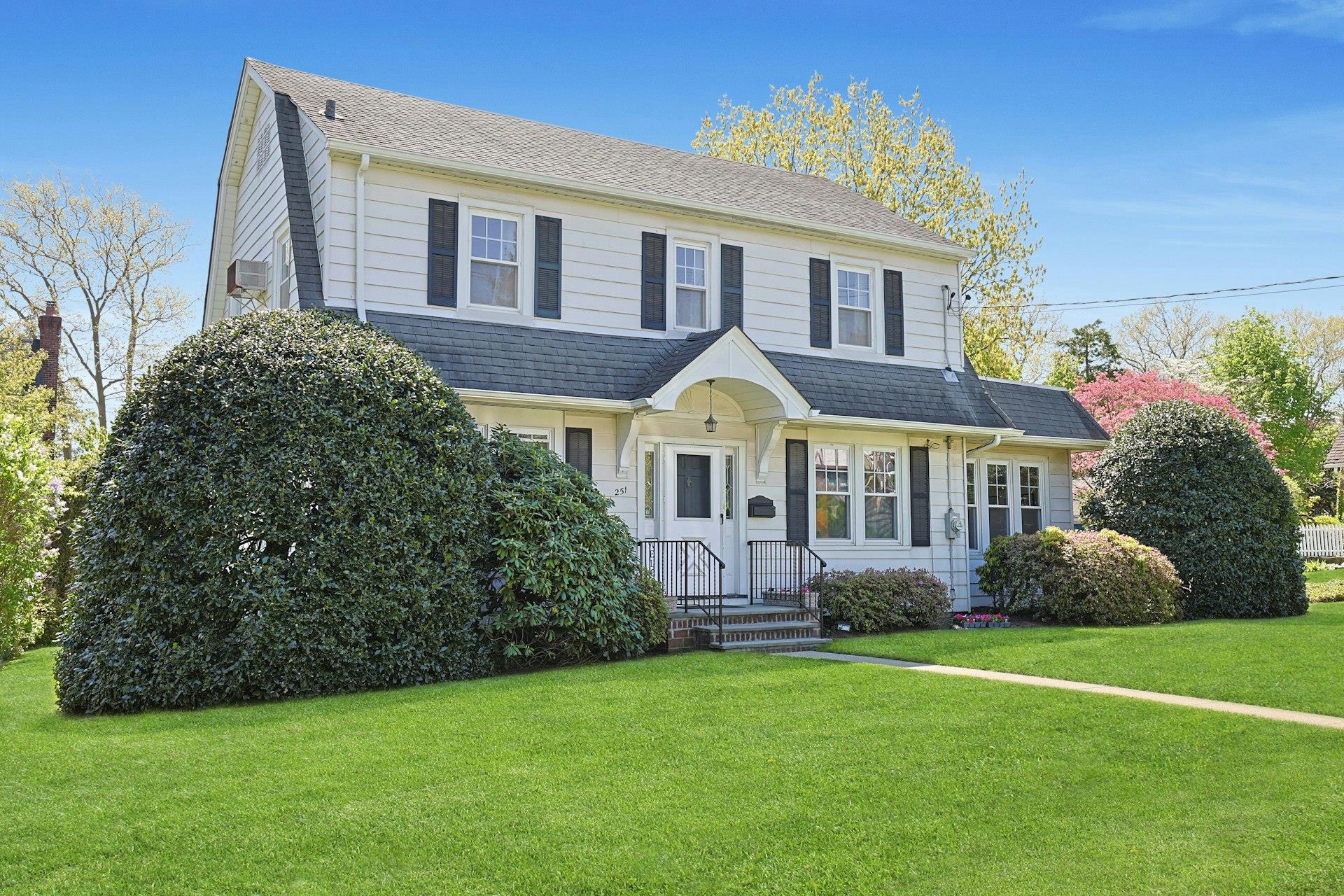 251 Crestwood Avenue, Tuckahoe, New York image 2