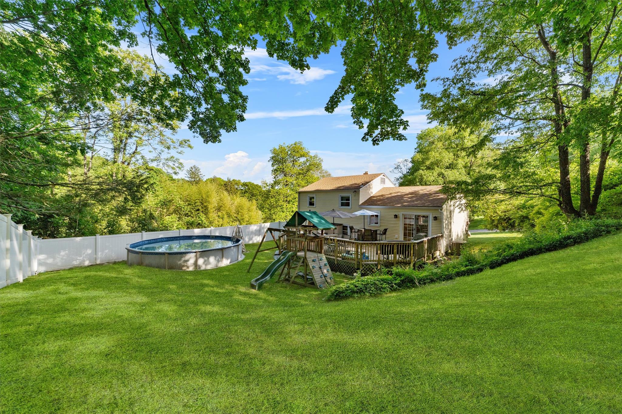 Cortlandt Manor, New York 10567, United States, 3 Bedrooms Bedrooms, ,1 BathroomBathrooms,Residential,Active,136766