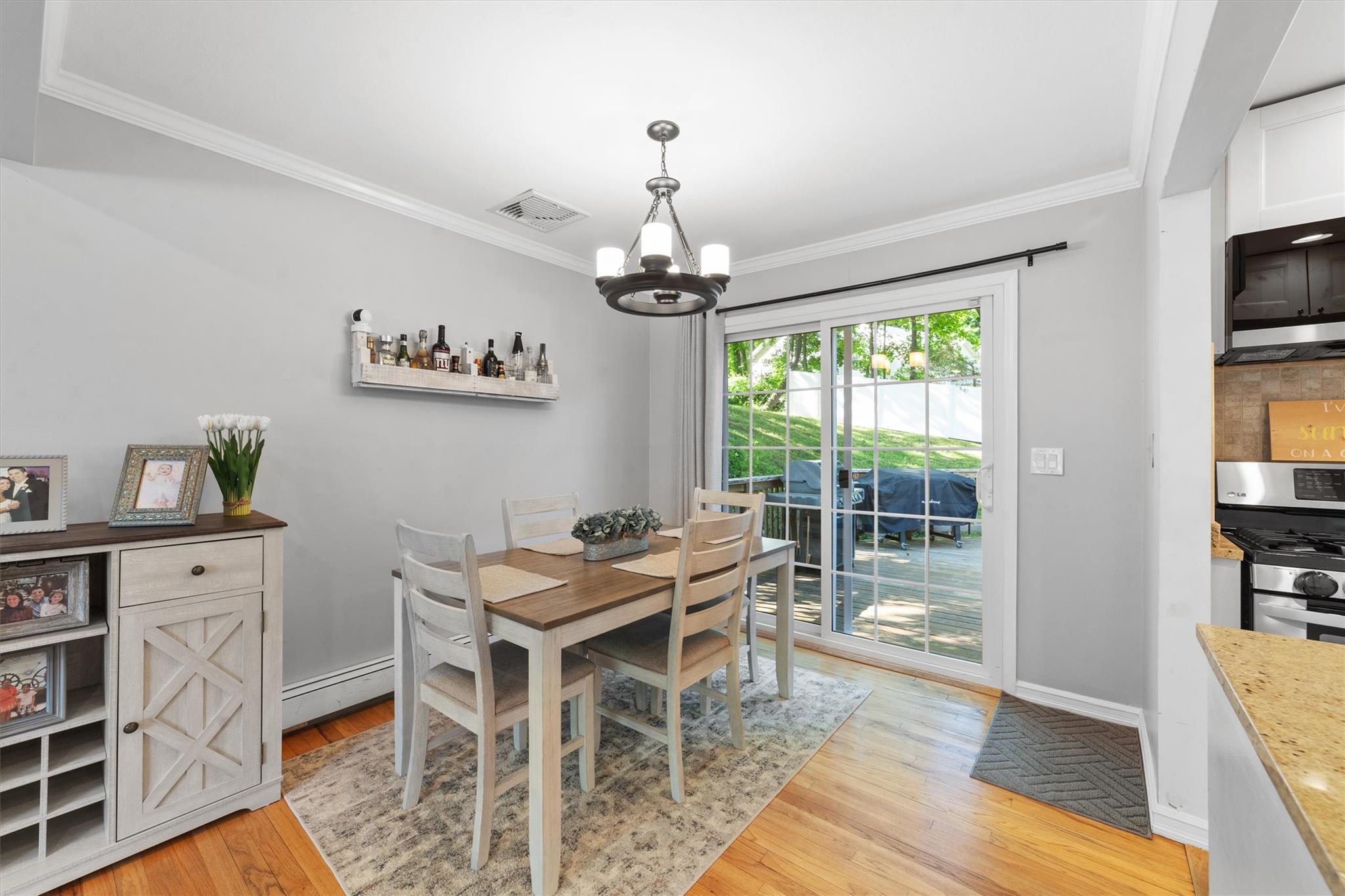 Cortlandt Manor, New York 10567, United States, 3 Bedrooms Bedrooms, ,1 BathroomBathrooms,Residential,Active,136766