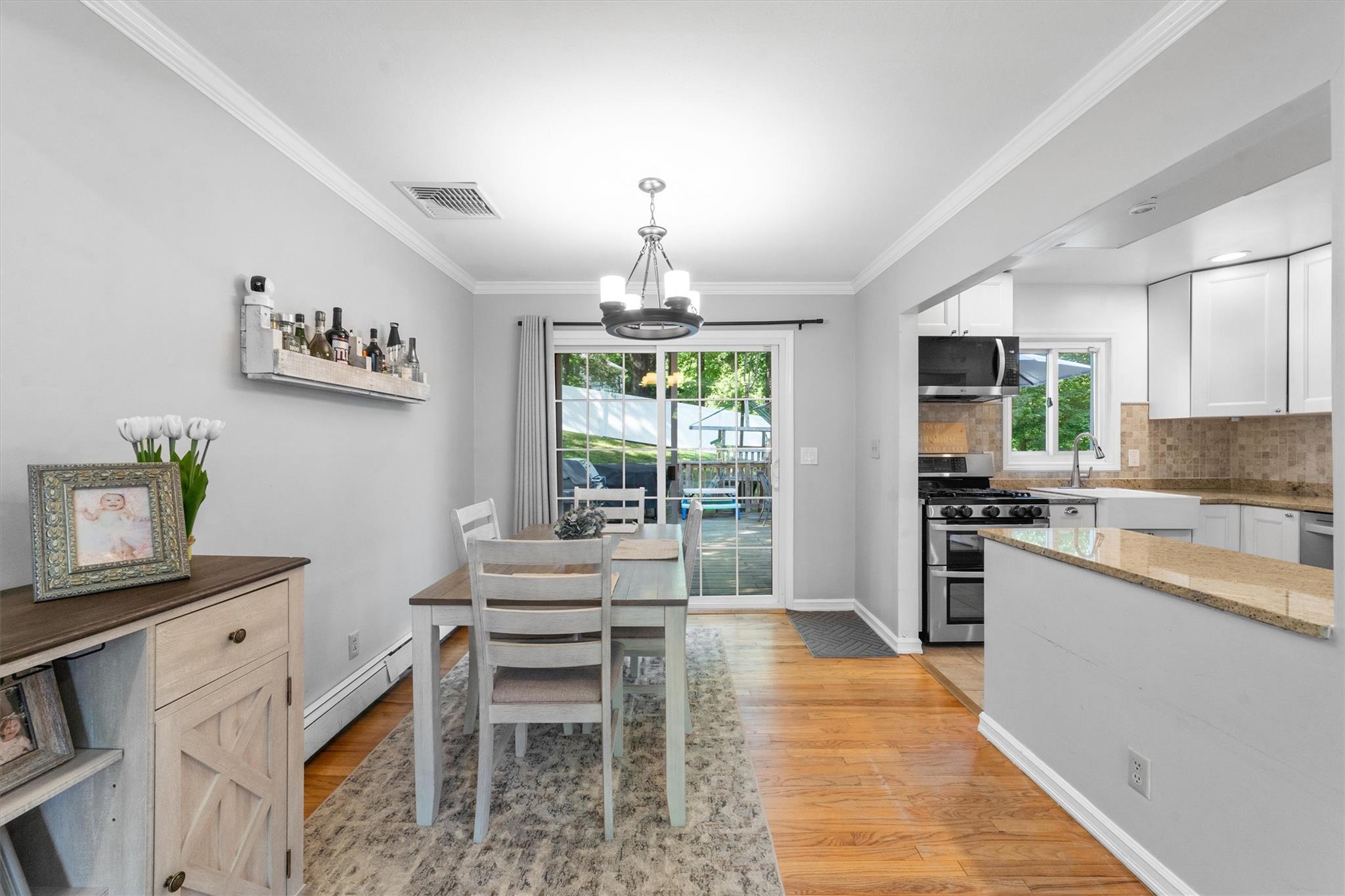 Cortlandt Manor, New York 10567, United States, 3 Bedrooms Bedrooms, ,1 BathroomBathrooms,Residential,Active,136766