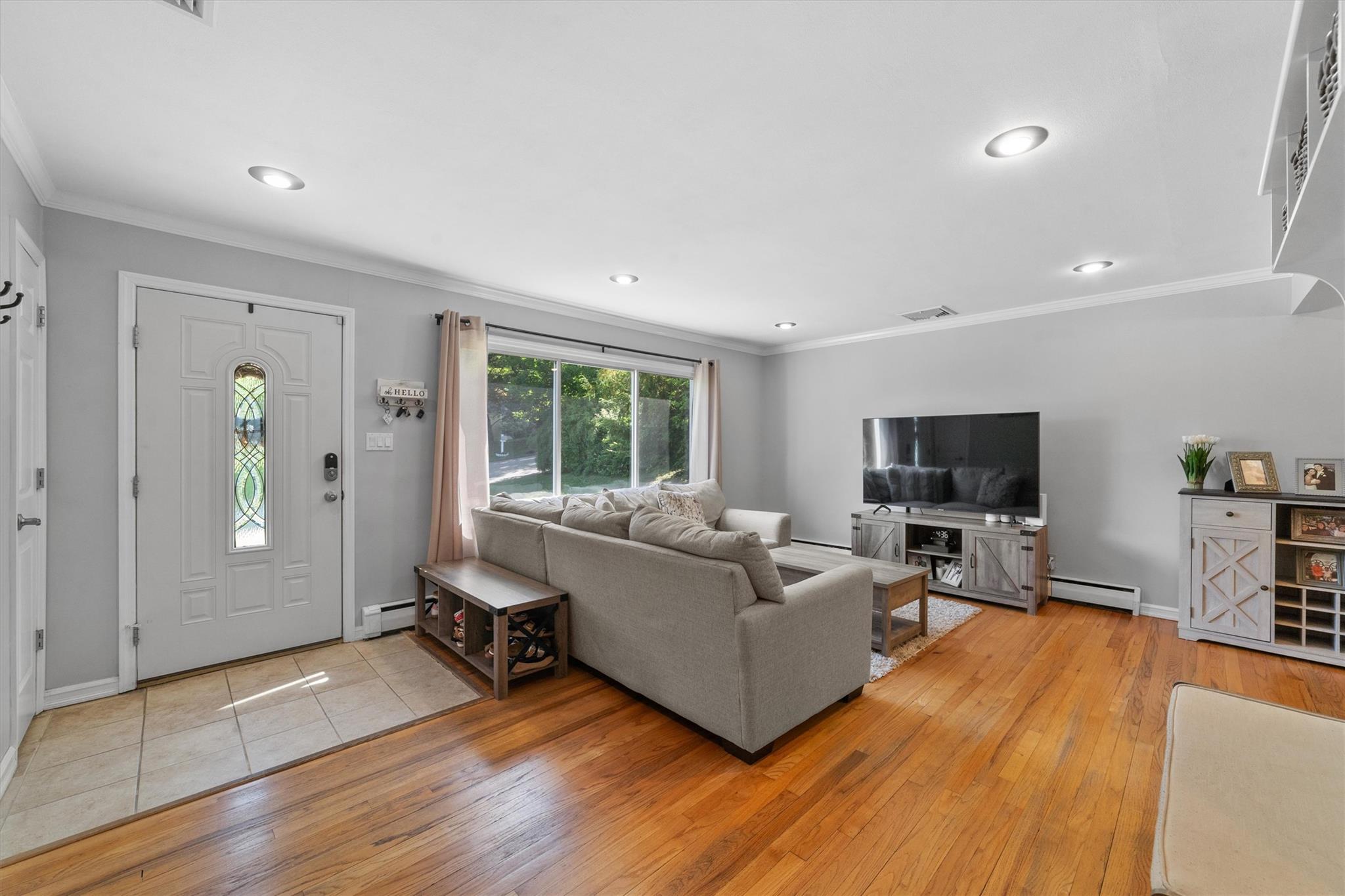 Cortlandt Manor, New York 10567, United States, 3 Bedrooms Bedrooms, ,1 BathroomBathrooms,Residential,Active,136766