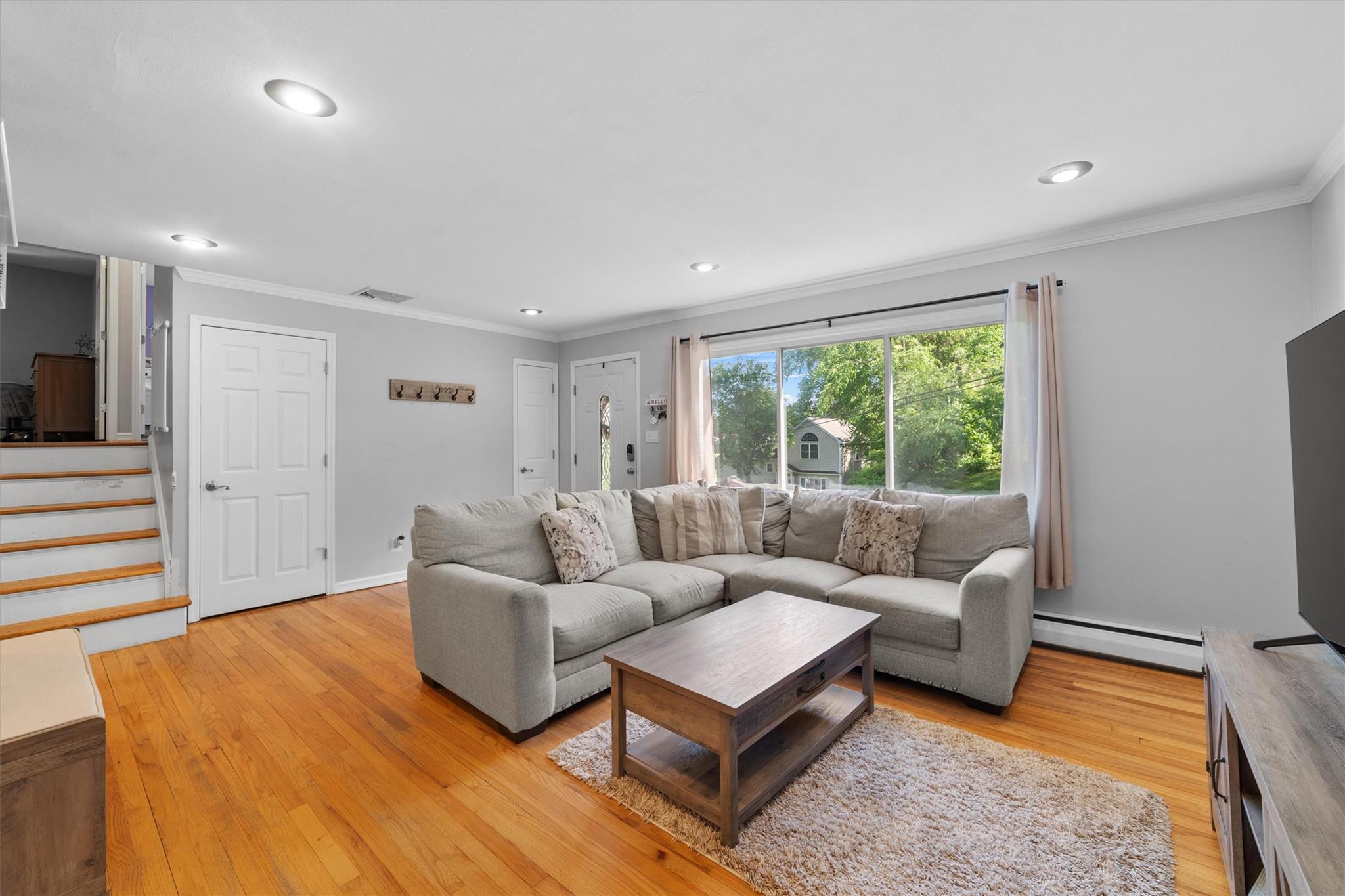 Cortlandt Manor, New York 10567, United States, 3 Bedrooms Bedrooms, ,1 BathroomBathrooms,Residential,Active,136766