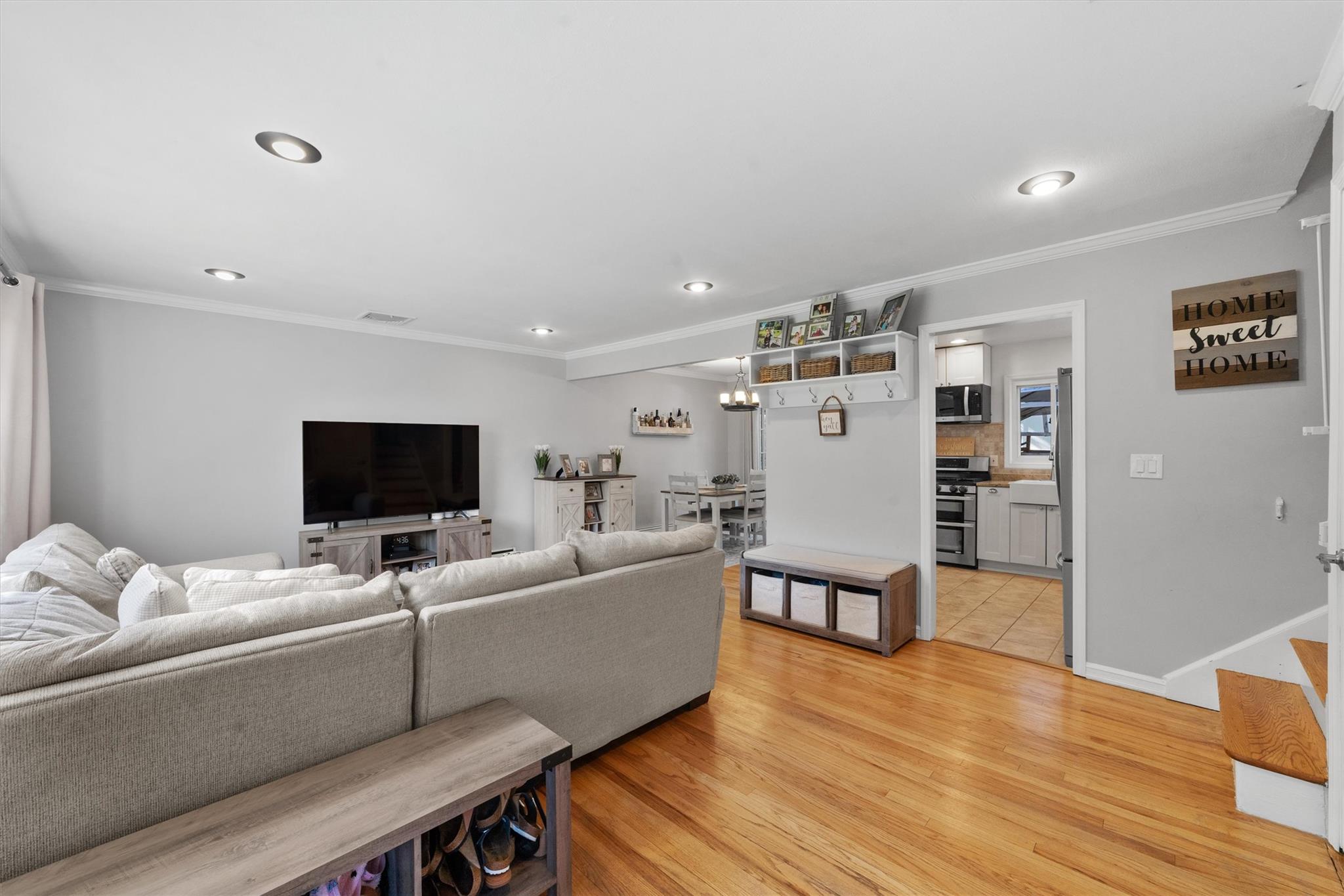 Cortlandt Manor, New York 10567, United States, 3 Bedrooms Bedrooms, ,1 BathroomBathrooms,Residential,Active,136766