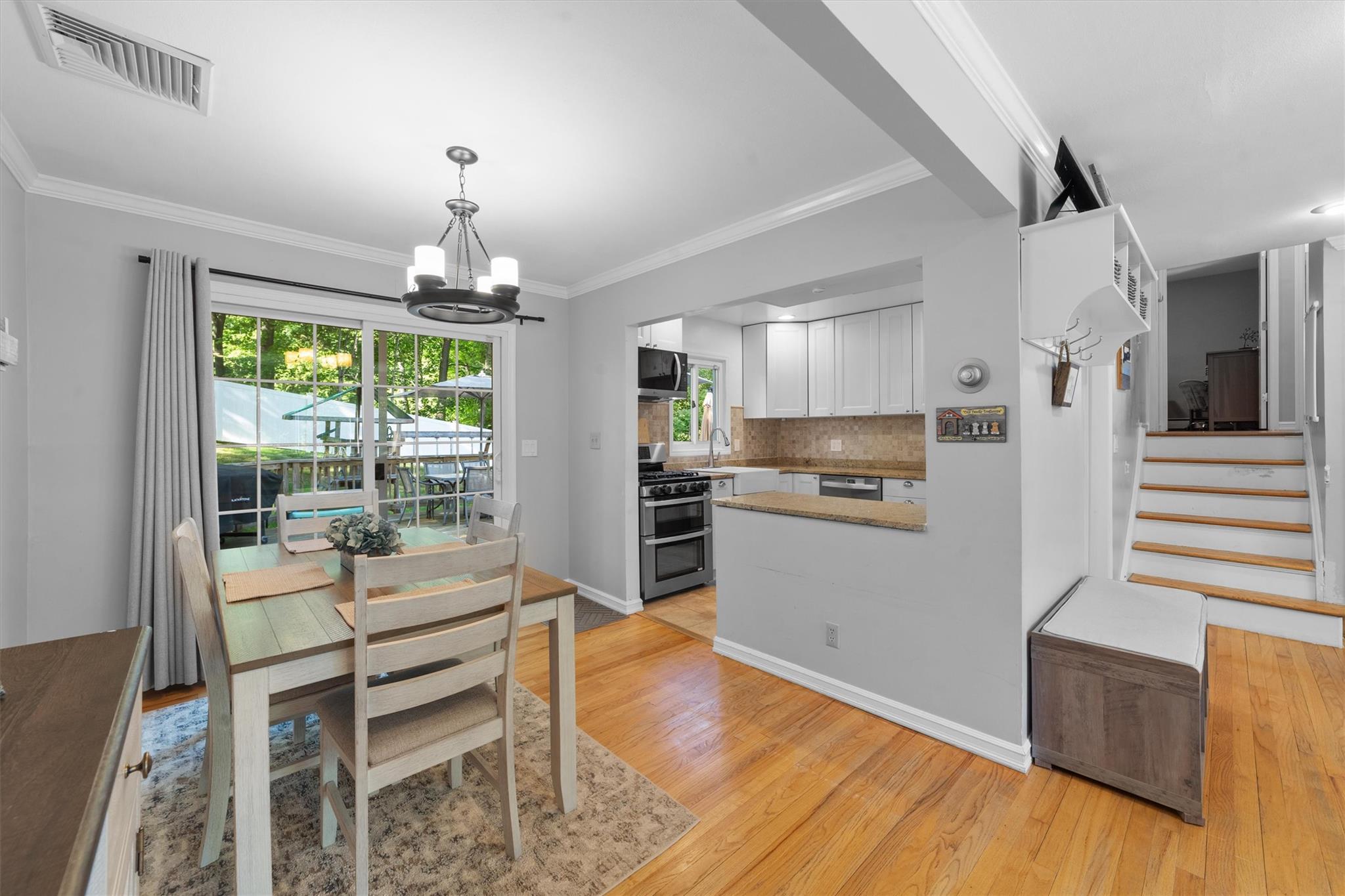 Cortlandt Manor, New York 10567, United States, 3 Bedrooms Bedrooms, ,1 BathroomBathrooms,Residential,Active,136766