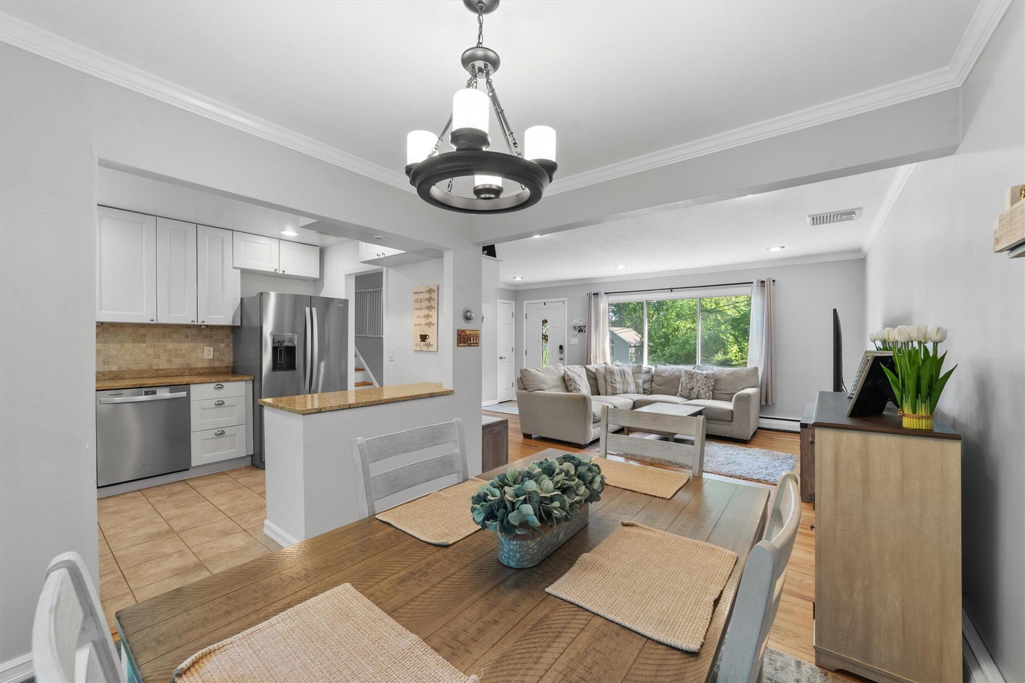 Cortlandt Manor, New York 10567, United States, 3 Bedrooms Bedrooms, ,1 BathroomBathrooms,Residential,Active,136766