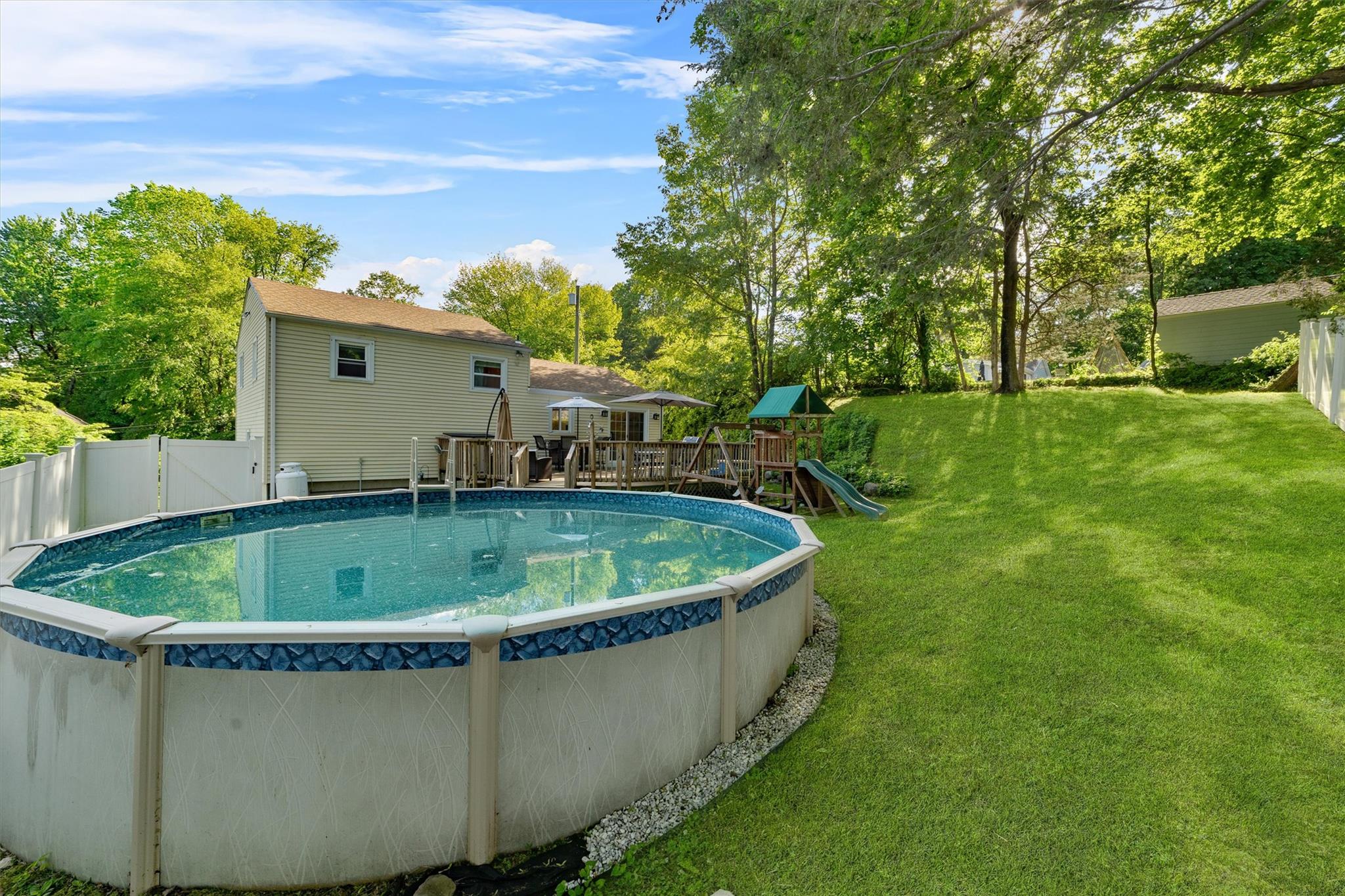 Cortlandt Manor, New York 10567, United States, 3 Bedrooms Bedrooms, ,1 BathroomBathrooms,Residential,Active,136766