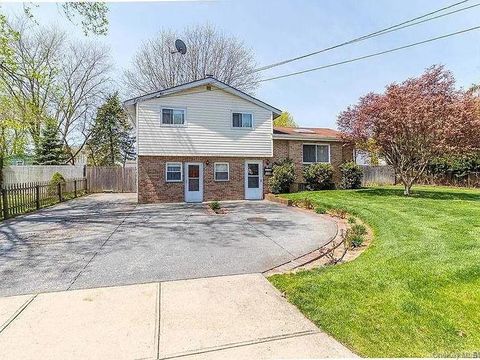 3016 Beechnut Avenue Medford NY 11763