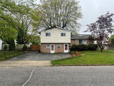 Homes For Sale - 3016 Beechnut Avenue<br/> Medford, NY 11763