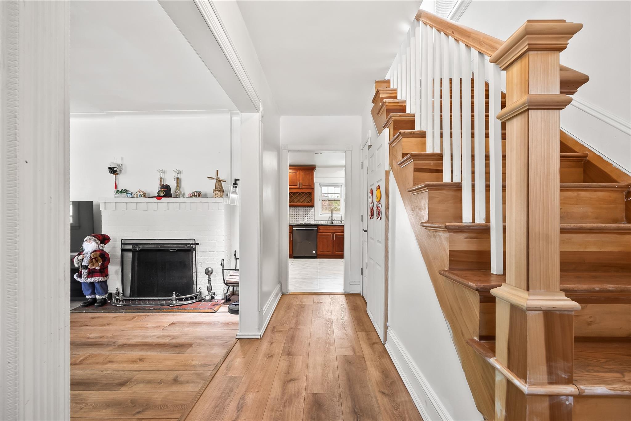34 Little Neck Road, Little Neck, New York image 2