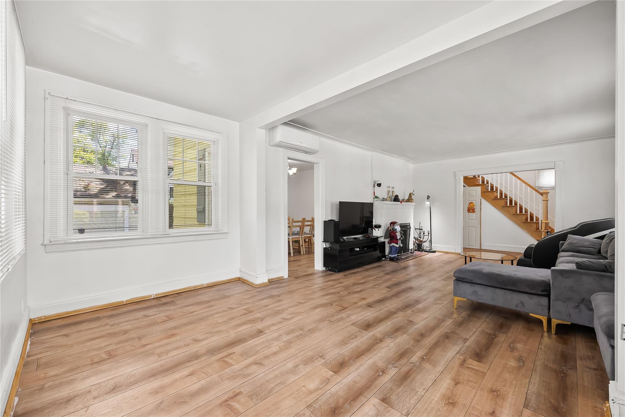 34 Little Neck Road, Little Neck, New York image 8