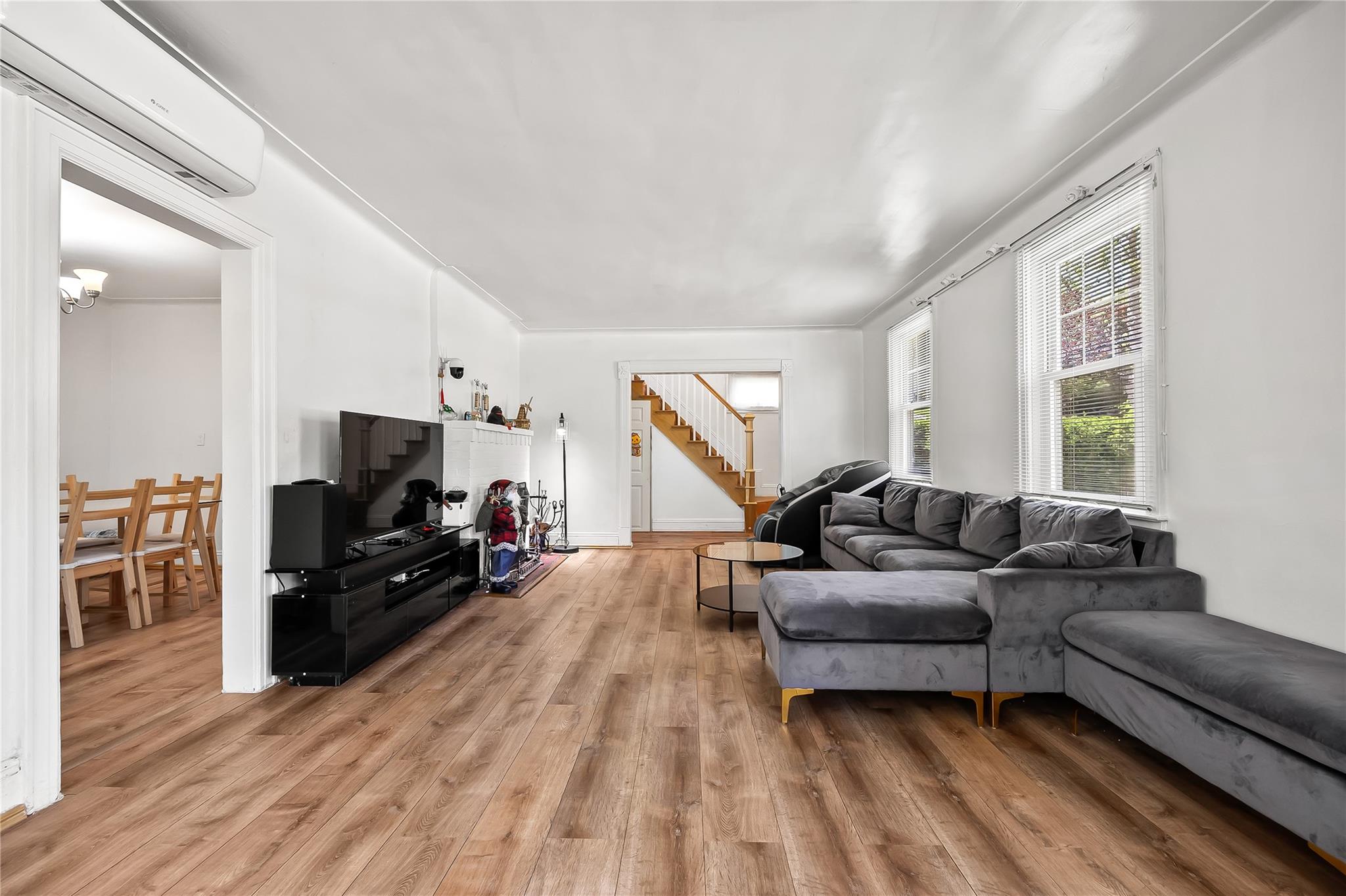 34 Little Neck Road, Little Neck, New York image 4