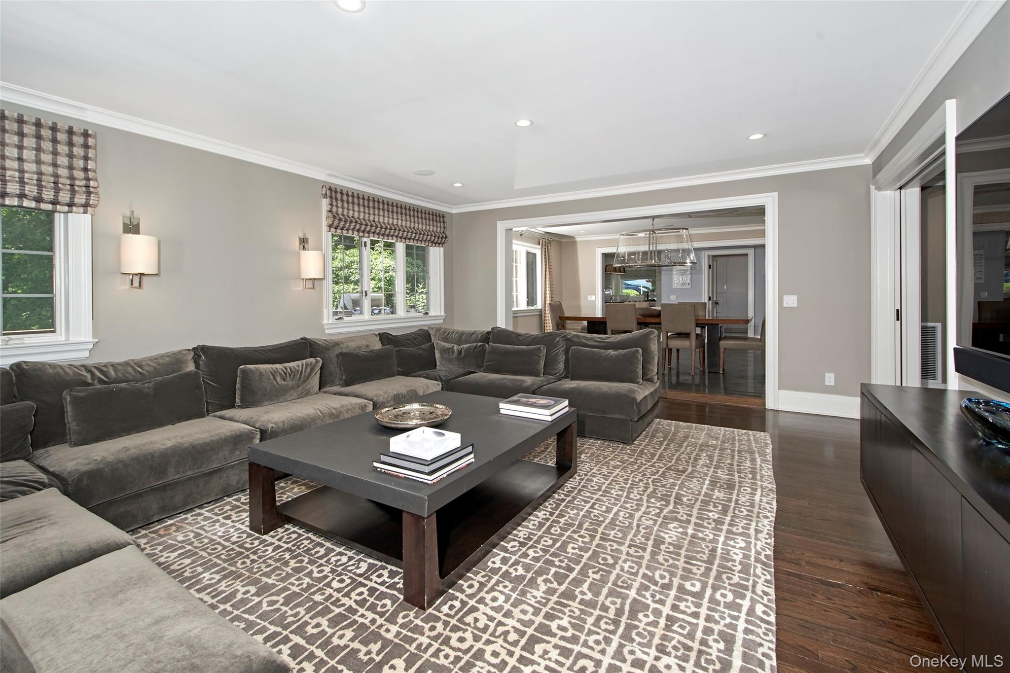 Chappaqua, New York 10514, United States, 4 Bedrooms Bedrooms, ,5 BathroomsBathrooms,Residential,Active,140296