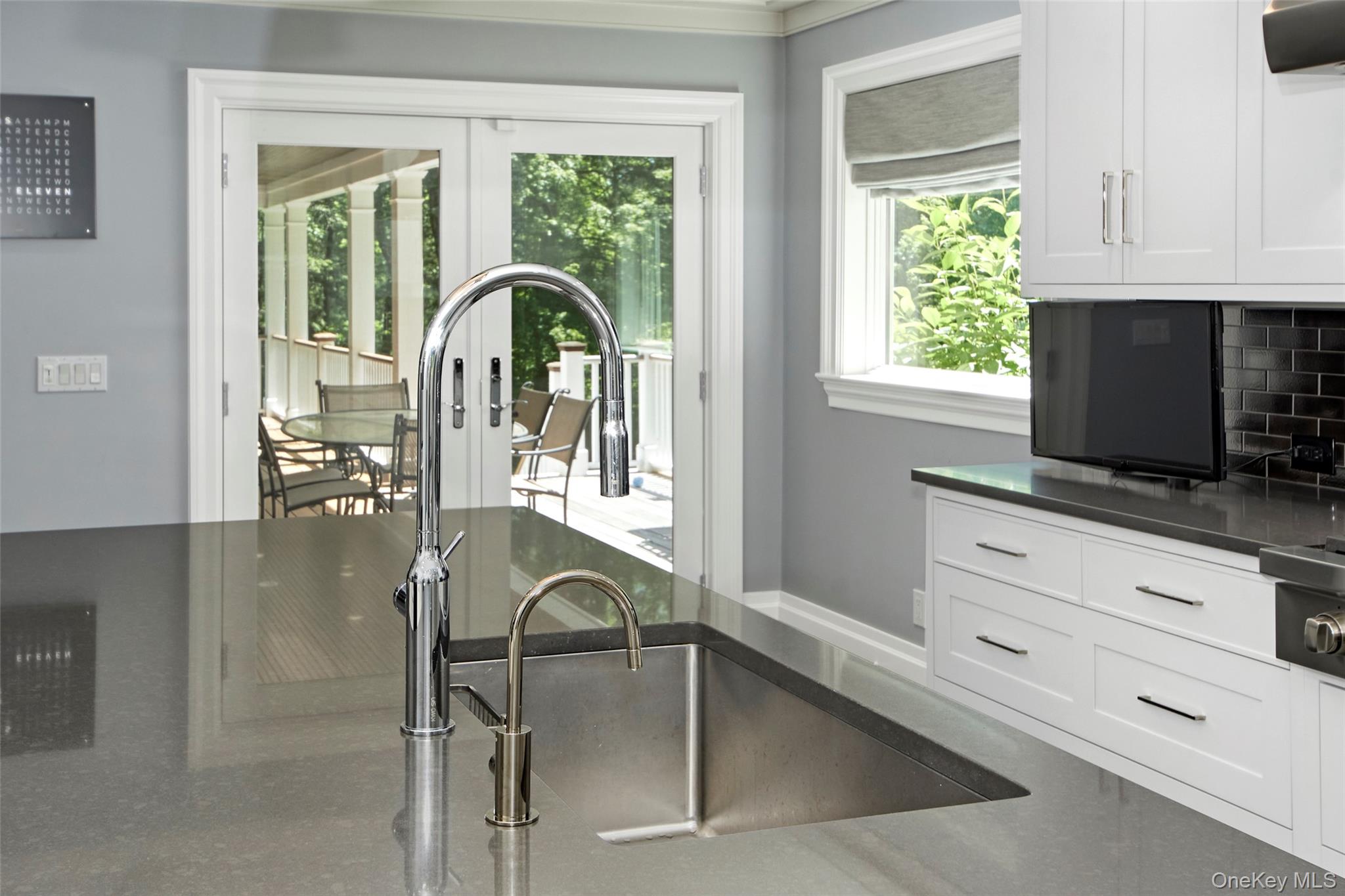 Chappaqua, New York 10514, United States, 4 Bedrooms Bedrooms, ,5 BathroomsBathrooms,Residential,Active,140296