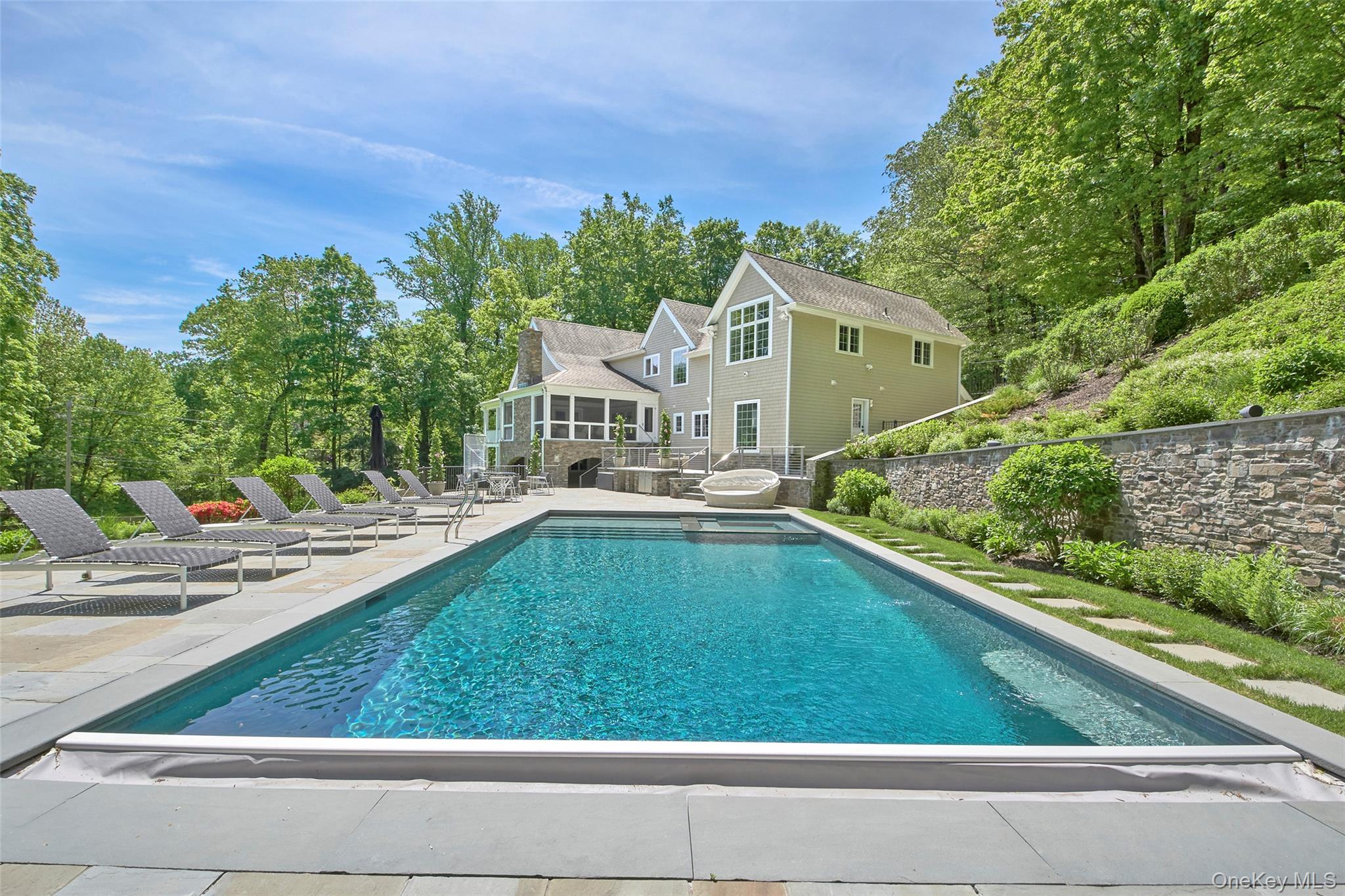 Chappaqua, New York 10514, United States, 4 Bedrooms Bedrooms, ,5 BathroomsBathrooms,Residential,Active,140296