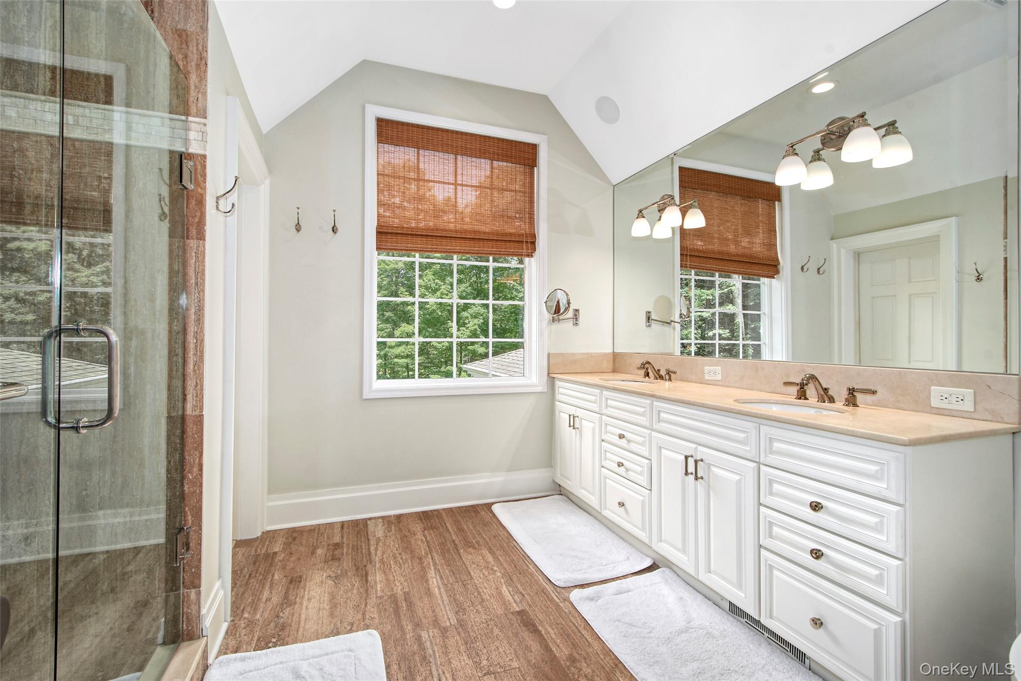 Chappaqua, New York 10514, United States, 4 Bedrooms Bedrooms, ,5 BathroomsBathrooms,Residential,Active,140296