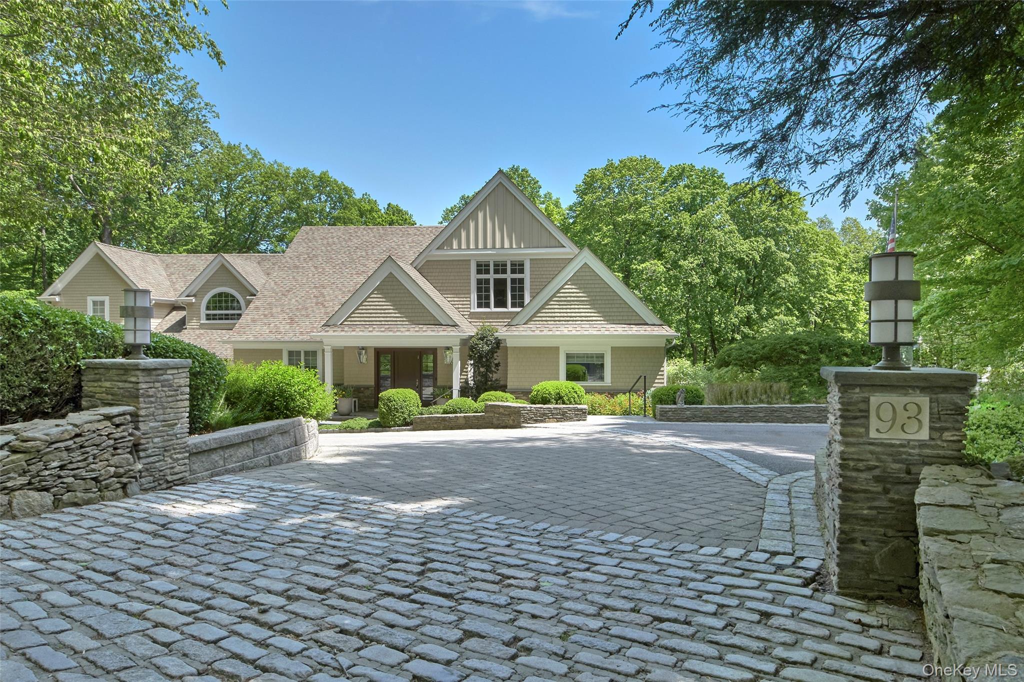 Chappaqua, New York 10514, United States, 4 Bedrooms Bedrooms, ,5 BathroomsBathrooms,Residential,Active,140296