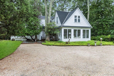 Homes For Sale - 601 Water Mill Towd Road<br/> Southampton, NY 11968