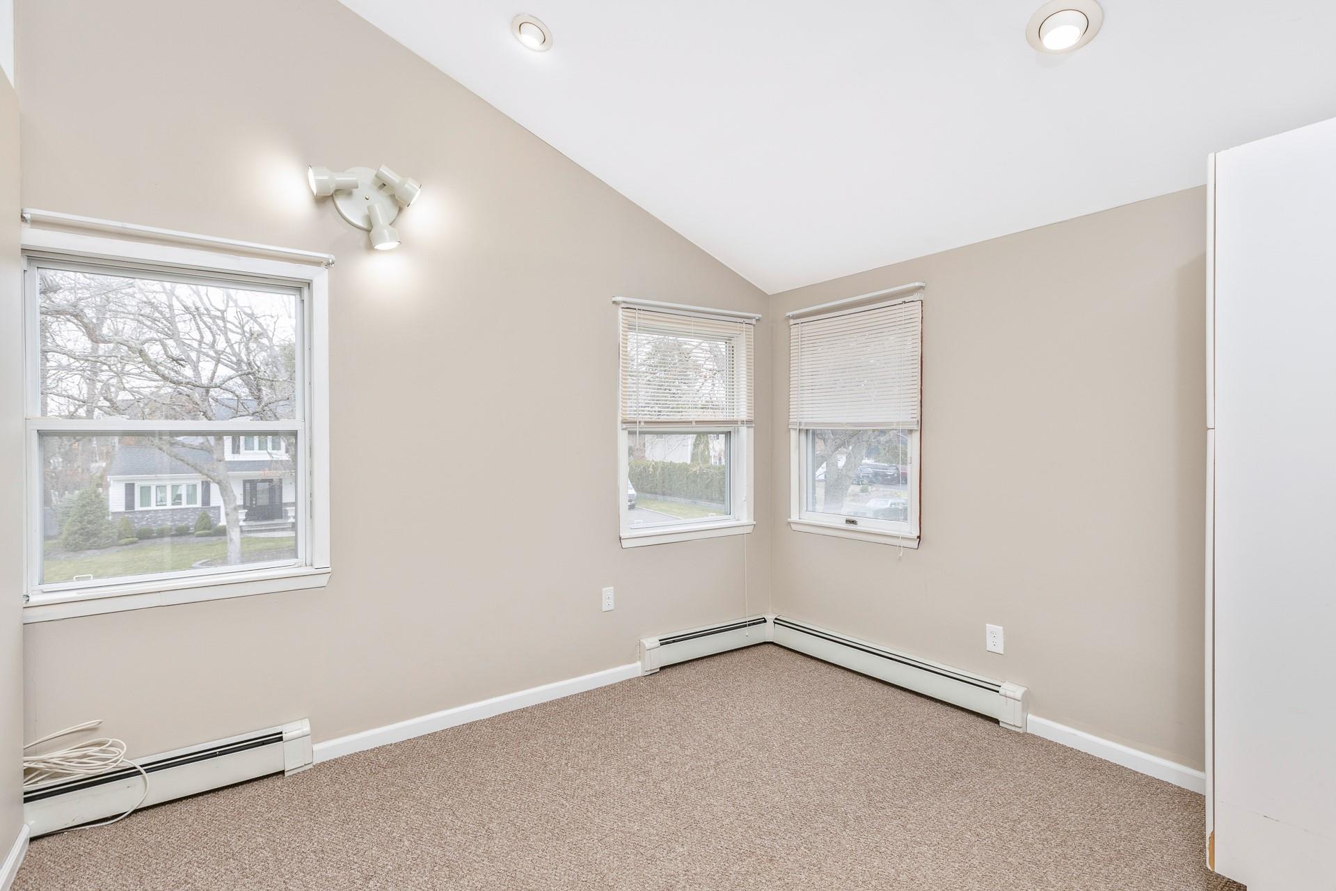 185 N Bicycle Path, Selden, New York image 22