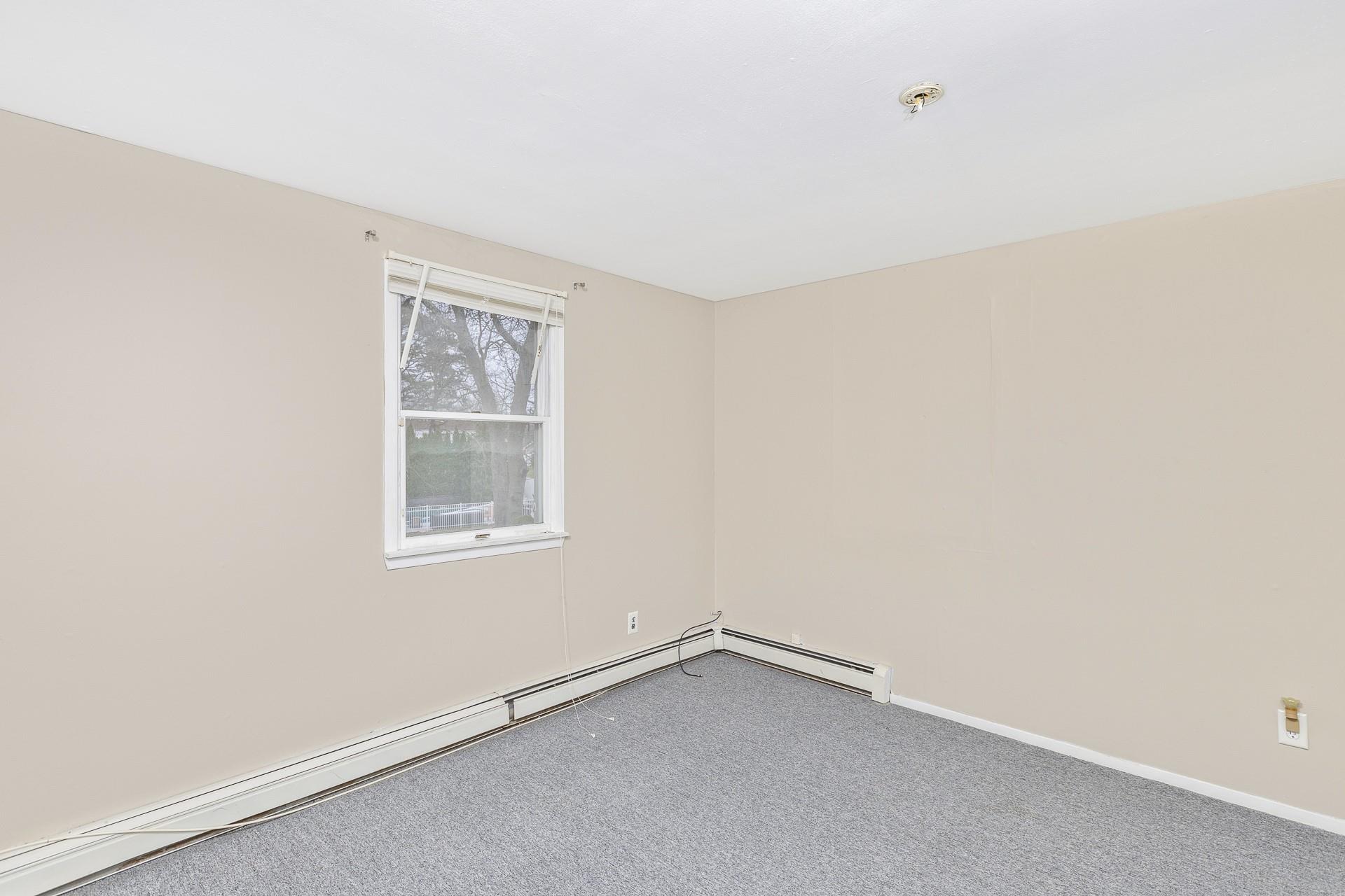 185 N Bicycle Path, Selden, New York image 24