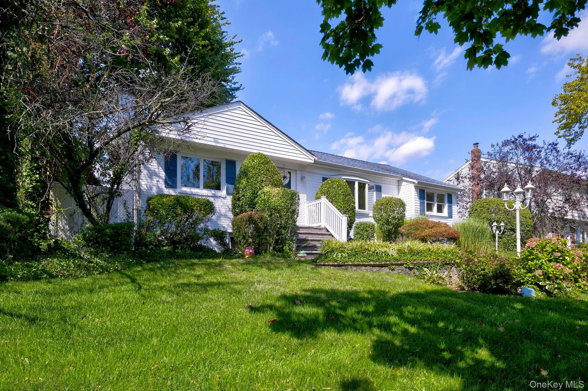 17 Hill Road