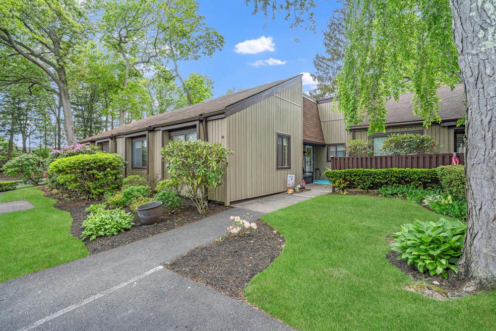Strathmore Gate Drive, Stony Brook, Hamptons, NY - 2 Bedrooms  
2 Bathrooms - 