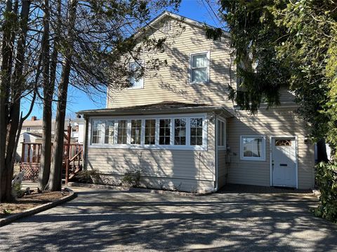 113 Claremont Avenue West Babylon NY 11704
