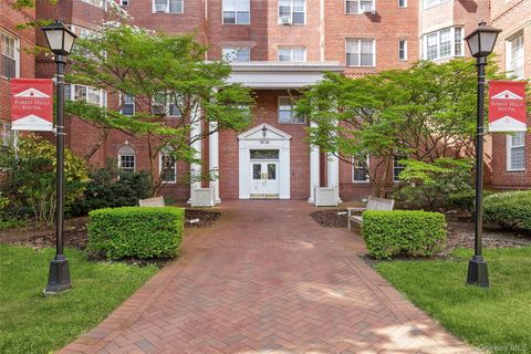 Photo of 7636 113th Street #6M, Forest Hills, NY 11375 (MLS # 987469)