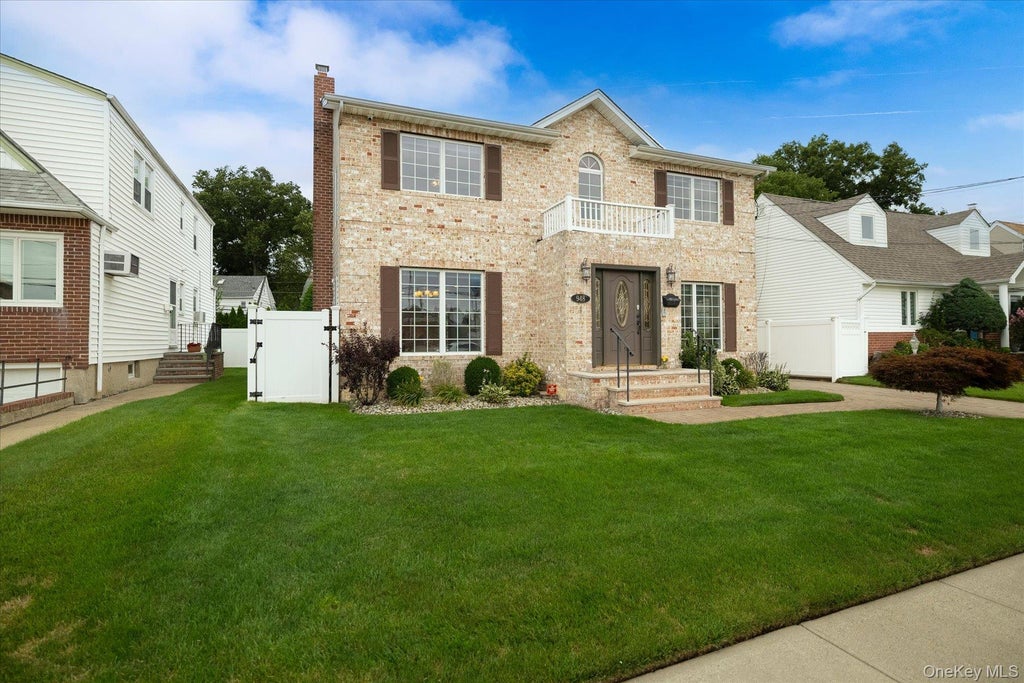 Photo of 948 Cathedral Avenue, Franklin Square, NY 11010 (MLS # 1029039)
