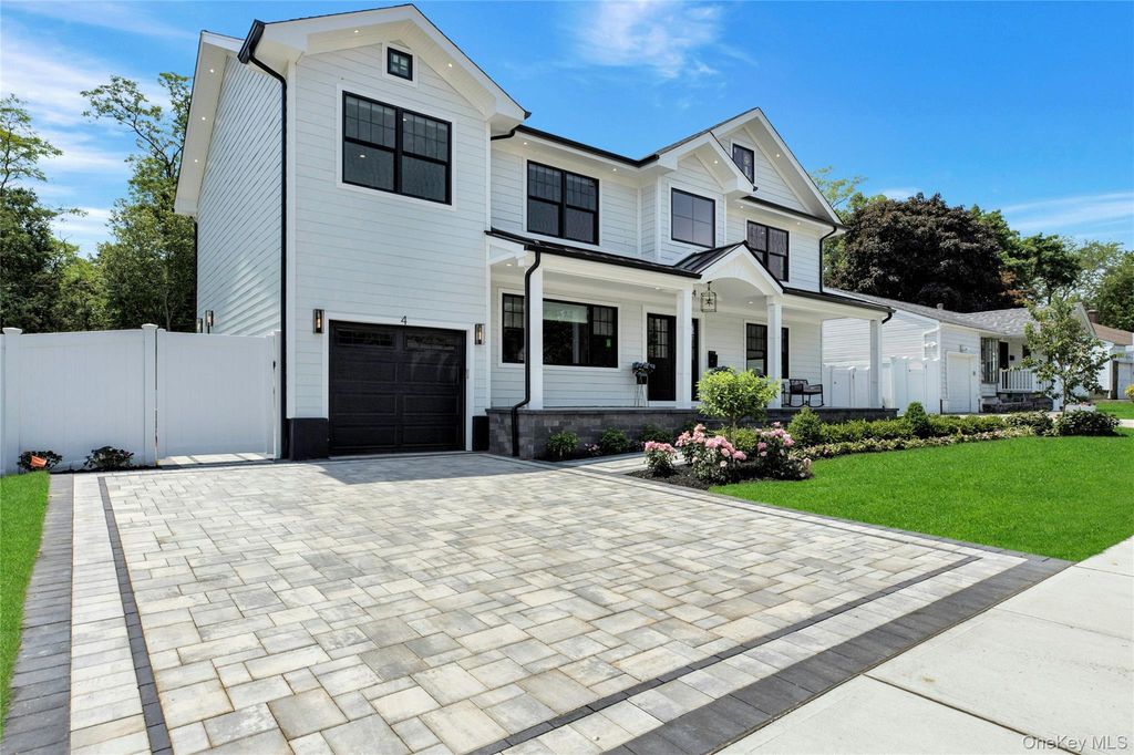 Photo of 8 Allison Drive, Old Bethpage, NY 11804 (MLS # 961947)