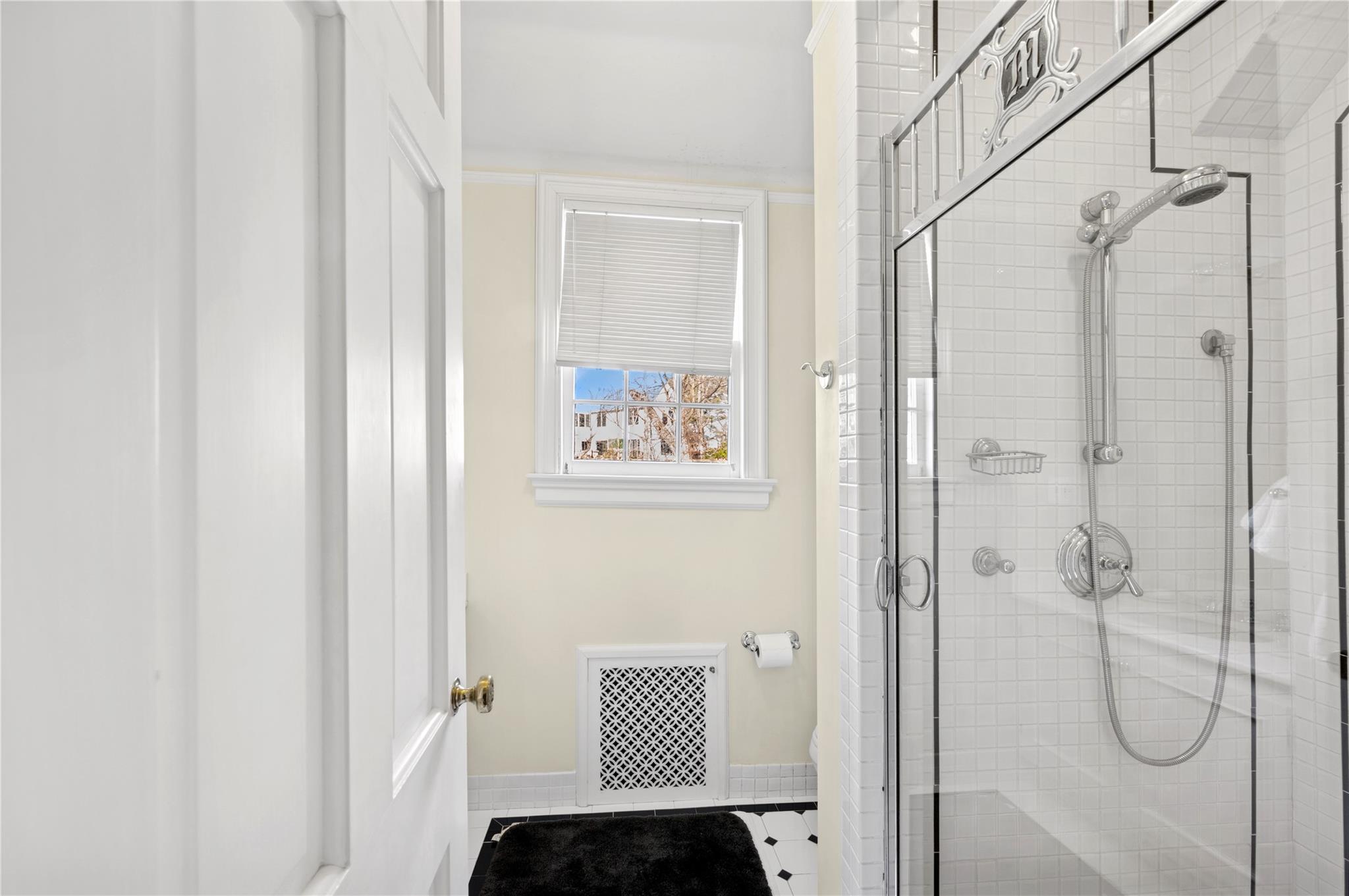 133 Aka 139 Hampshire Road, Bronxville, New York image 32