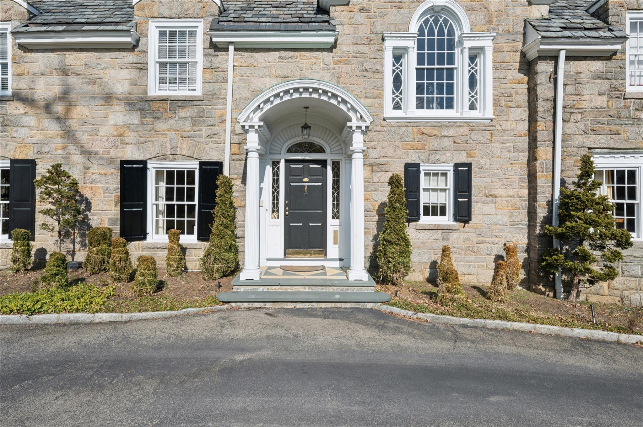 133 Aka 139 Hampshire Road, Bronxville, New York image 2