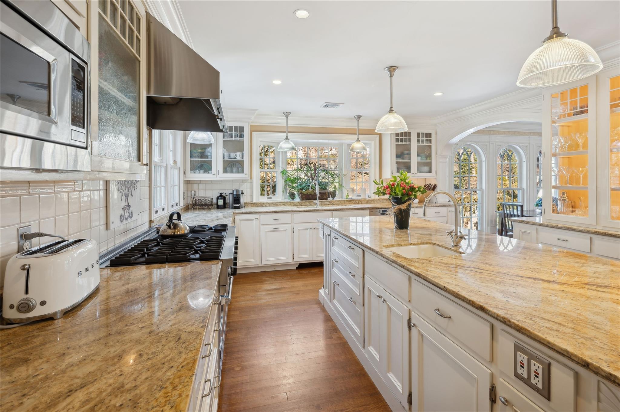 133 Aka 139 Hampshire Road, Bronxville, New York image 10
