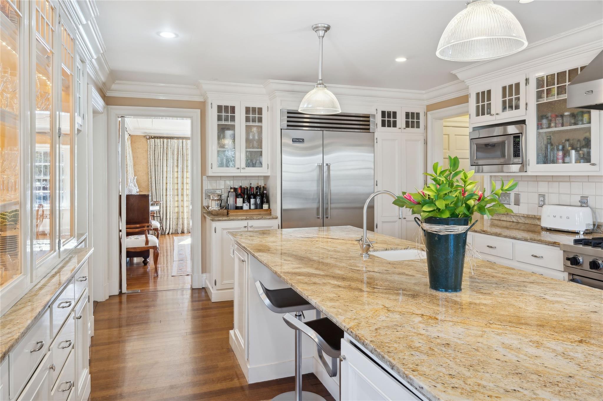 133 Aka 139 Hampshire Road, Bronxville, New York image 11