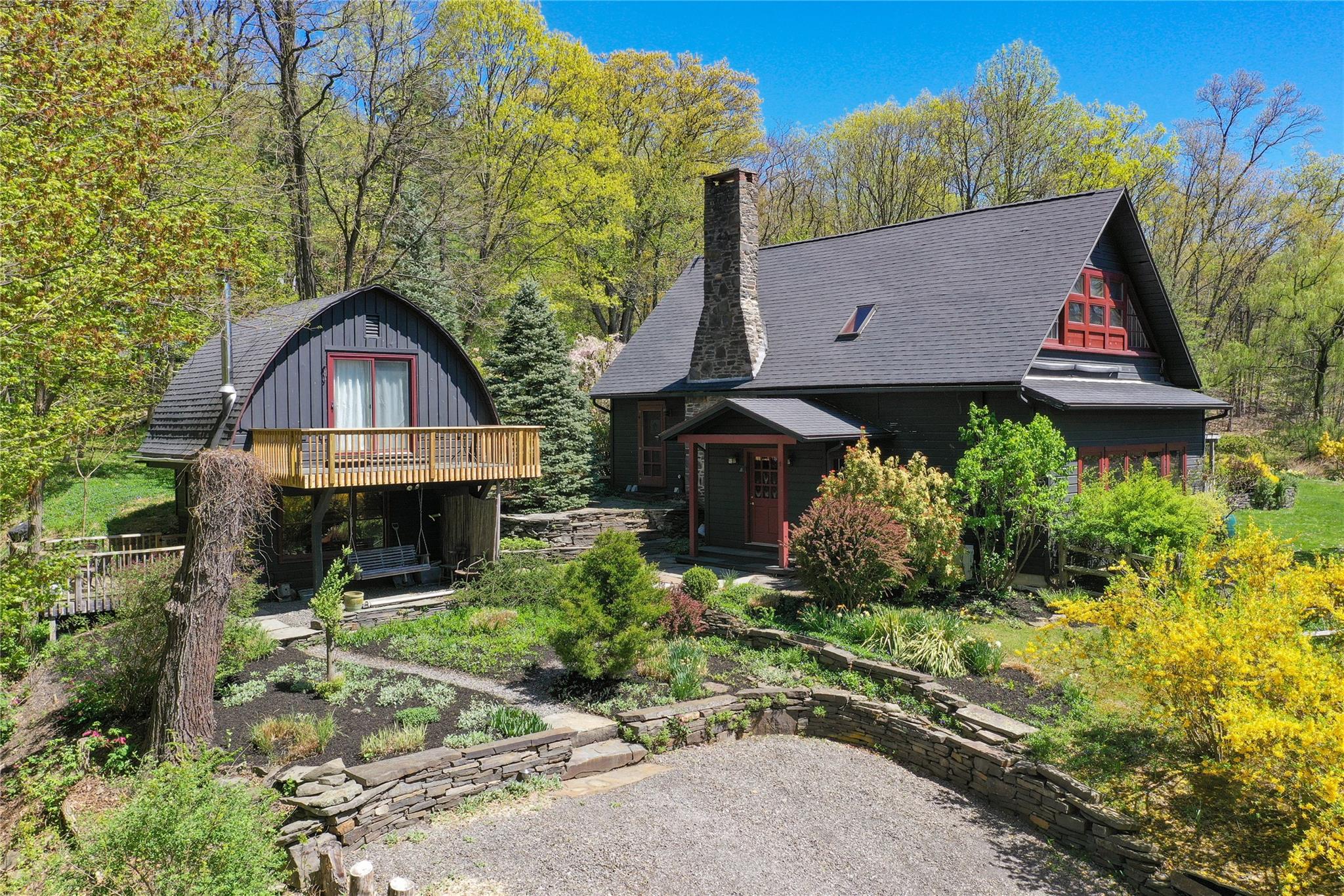 Meads Mountain Road, Woodstock, New York - 2 Bedrooms  
4 Bathrooms  
8 Rooms - 
