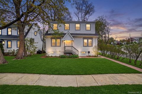 Photo of 903 Howard Avenue, Mamaroneck, NY 10543 (MLS # 972891)