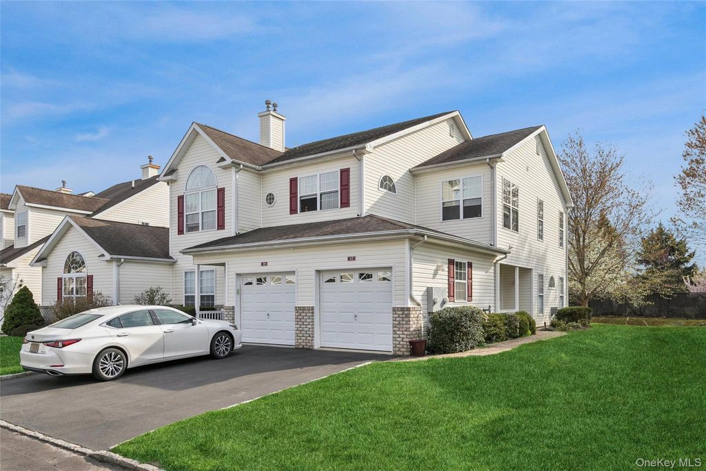 Photo of 17 Constantine Way, Mount Sinai, NY 11766 (MLS # 974082)