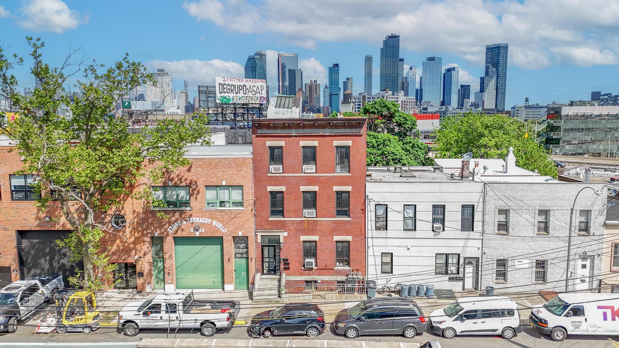35th Street, Long Island City, Queens, NY - 10 Bedrooms  
7 Bathrooms - 