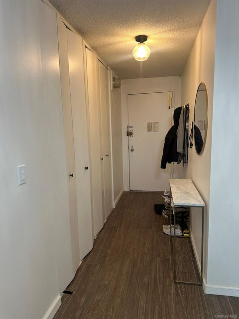 Condo For Sale - 1 Bay Club Drive Dr #3L<br/> Bayside, NY 11360