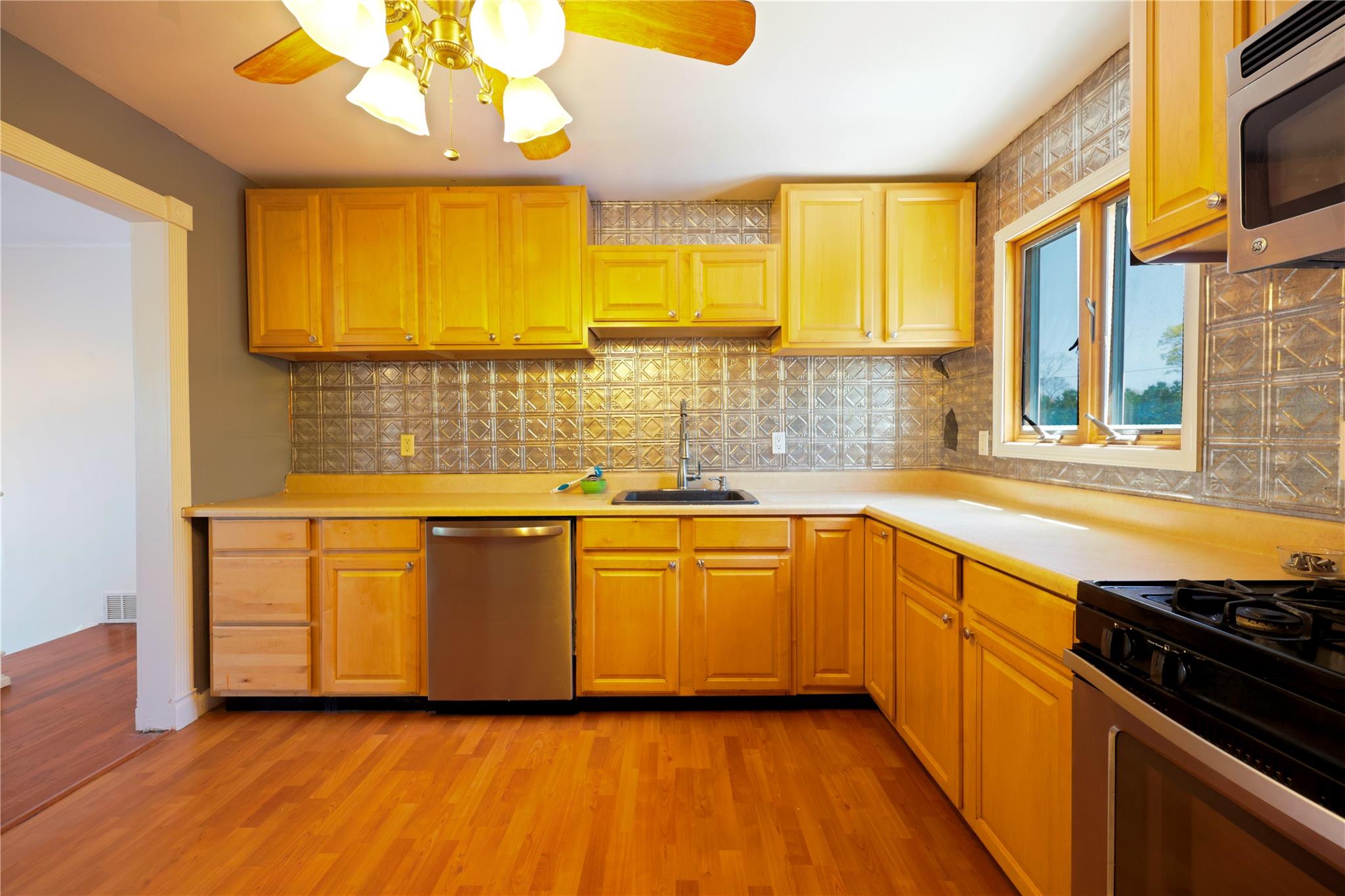 27 Campo Avenue, Selden, New York image 4