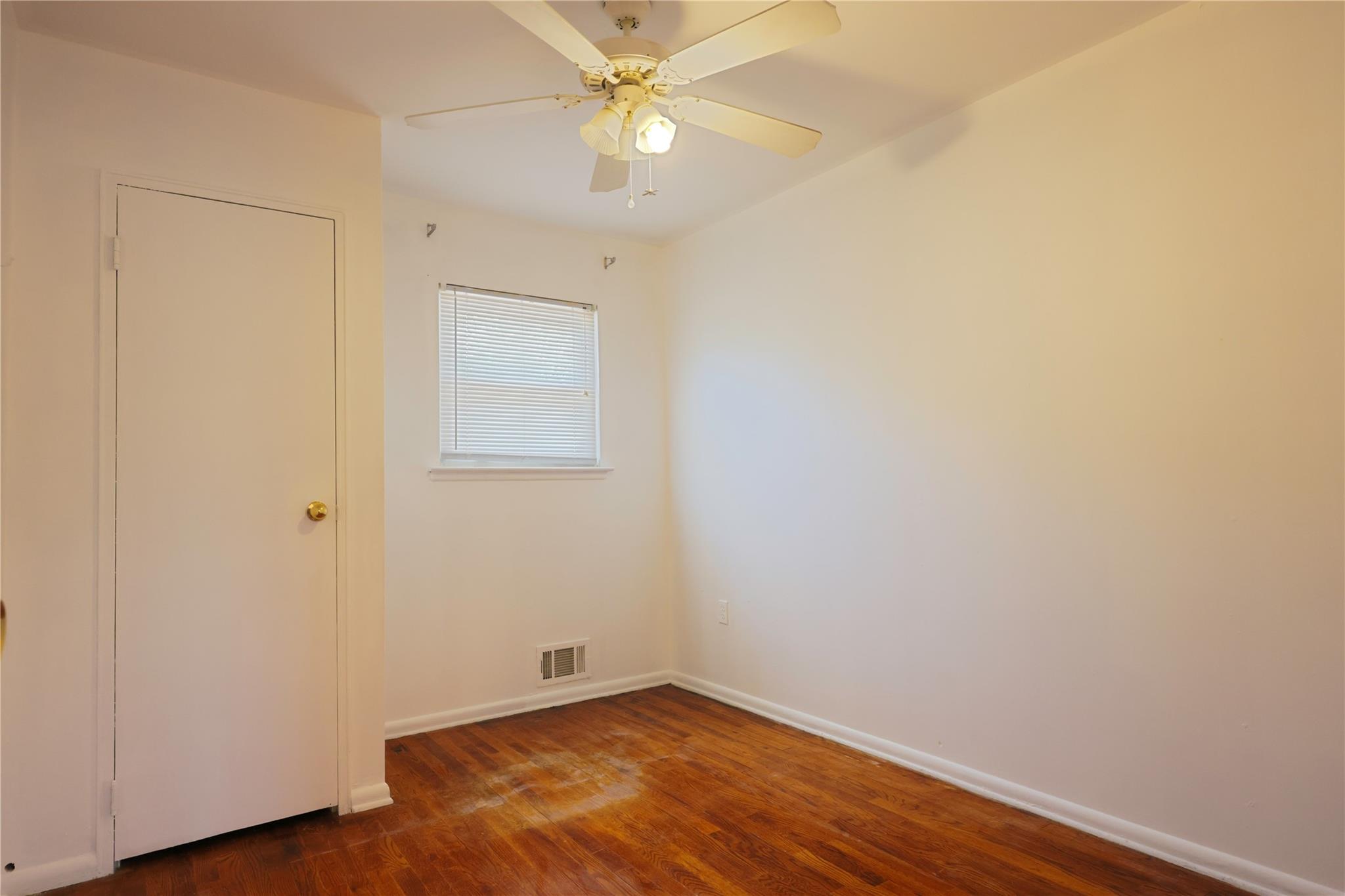 27 Campo Avenue, Selden, New York image 13