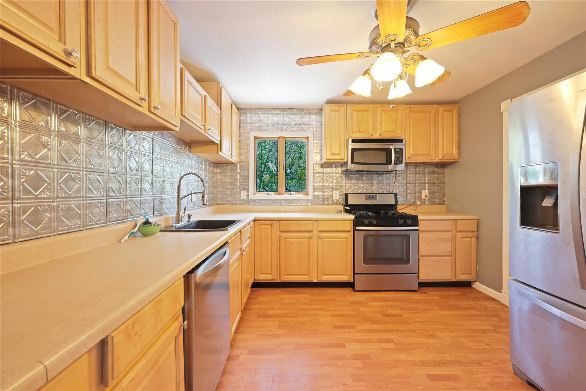 27 Campo Avenue, Selden, New York image 3