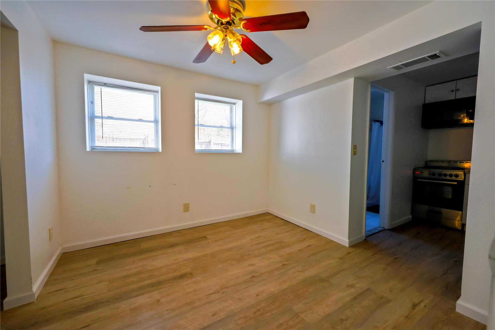27 Campo Avenue, Selden, New York image 17