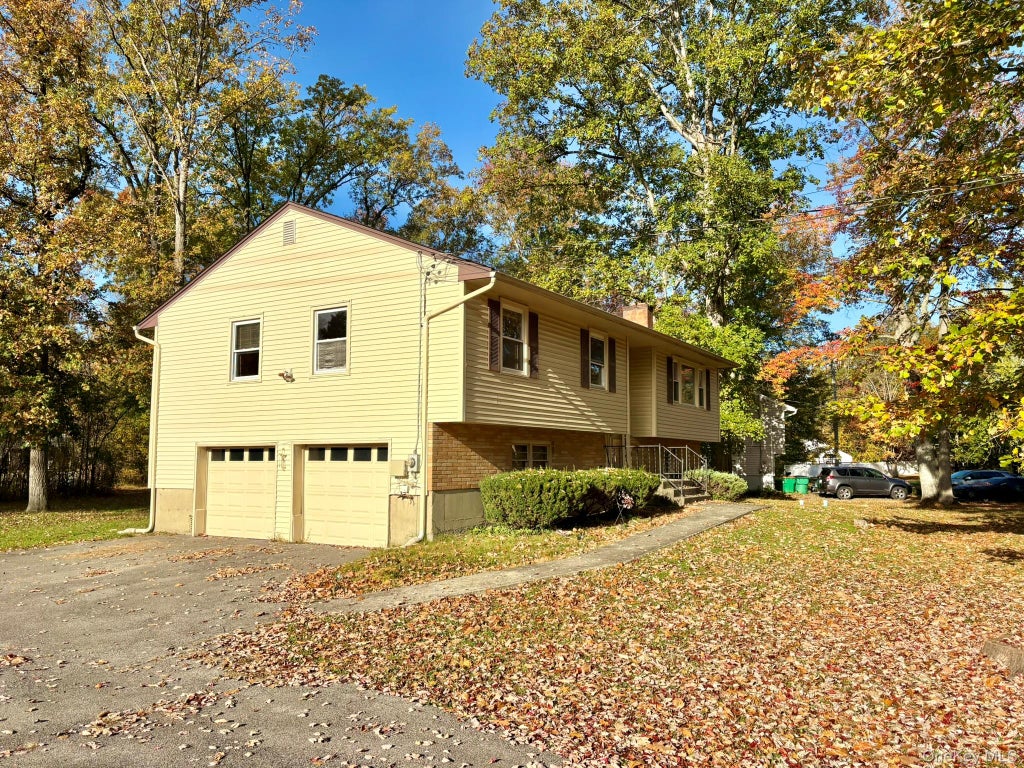 Photo of 28 Wildwood Drive, Wappingers Falls, NY 12590 (MLS # 1066161)
