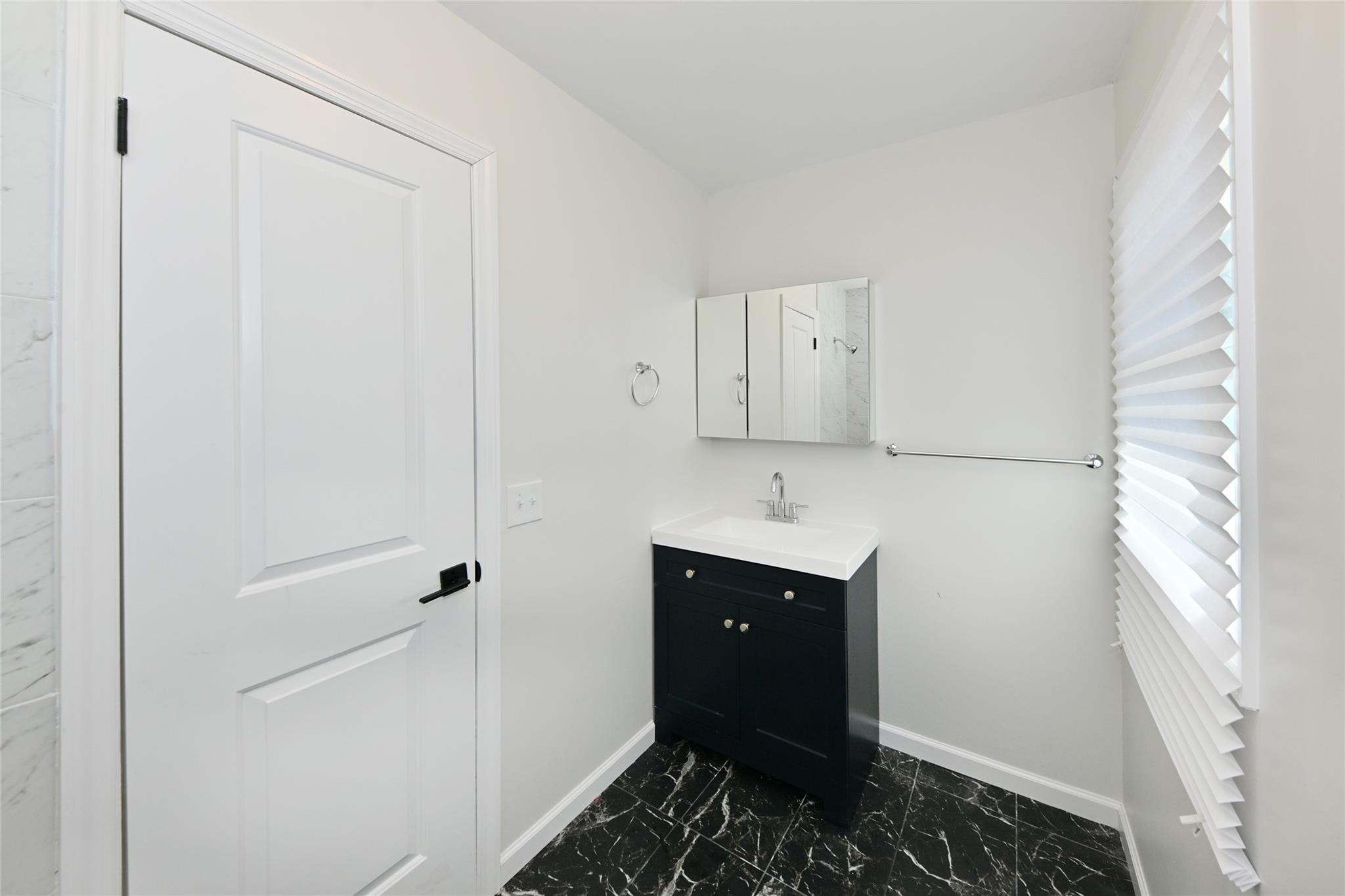 1 Bedford Court, Spring Valley, New York image 20