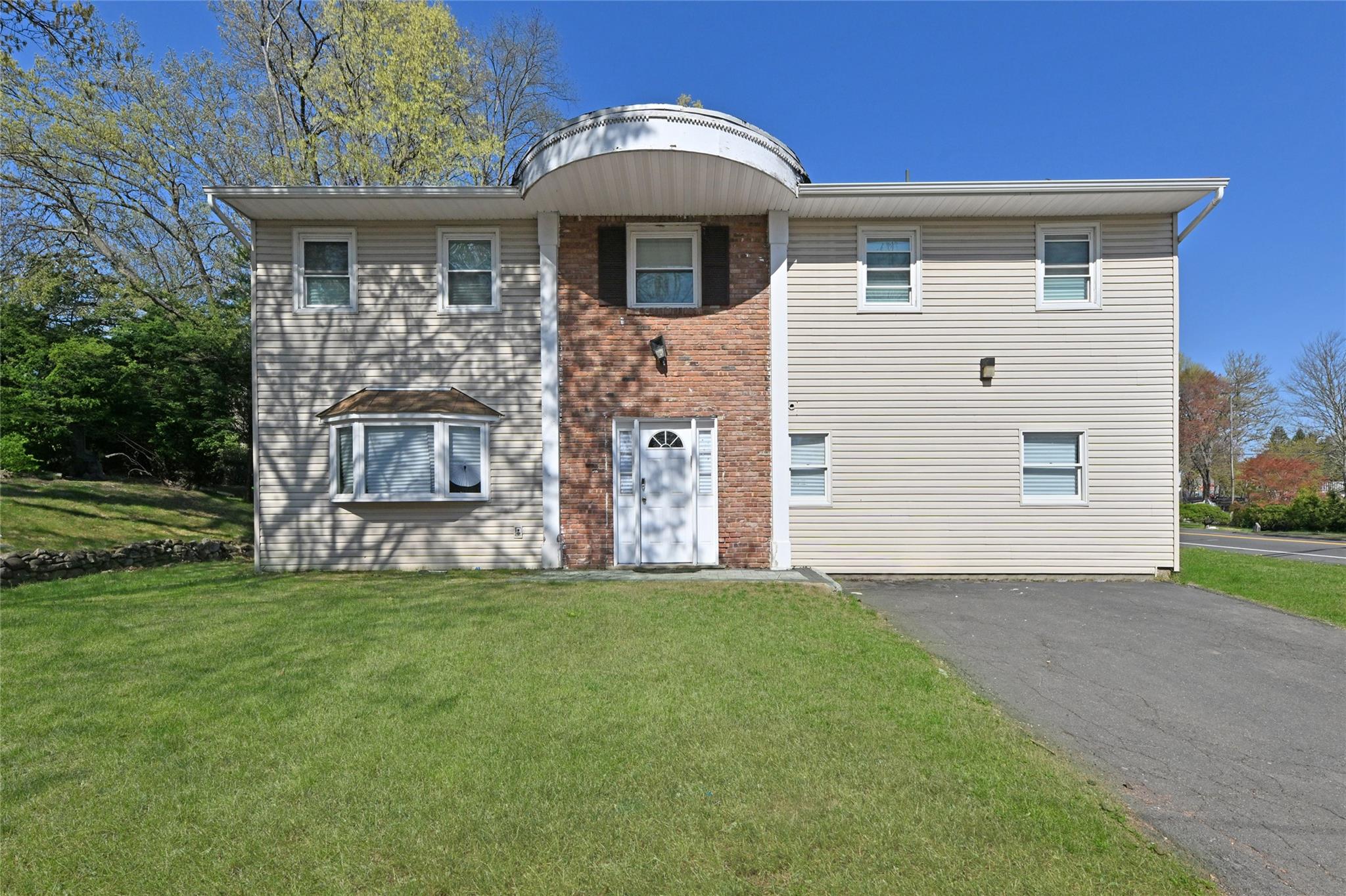 1 Bedford Court, Spring Valley, New York image 1